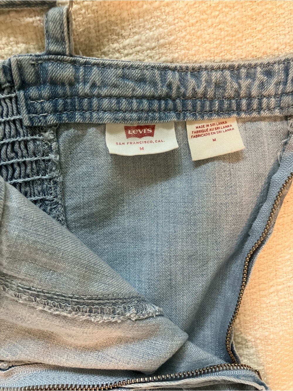Levi's Alessie Bustier Denim Dress in light wash, size Medium - Picture 3 of 9